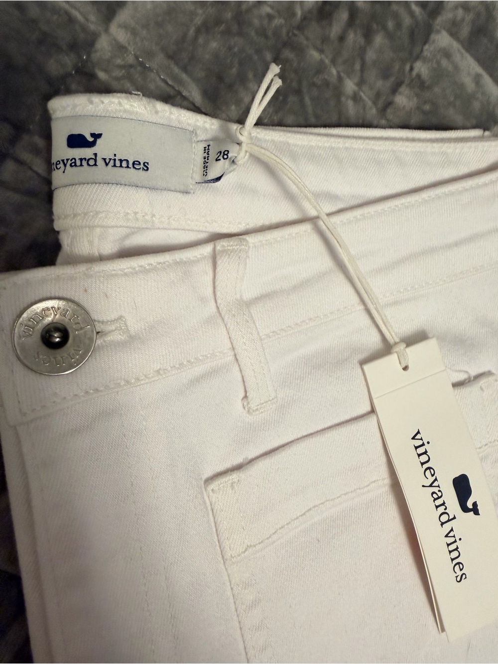 Vineyard Vines Women’s White High-Rise Capris - Picture 2 of 2